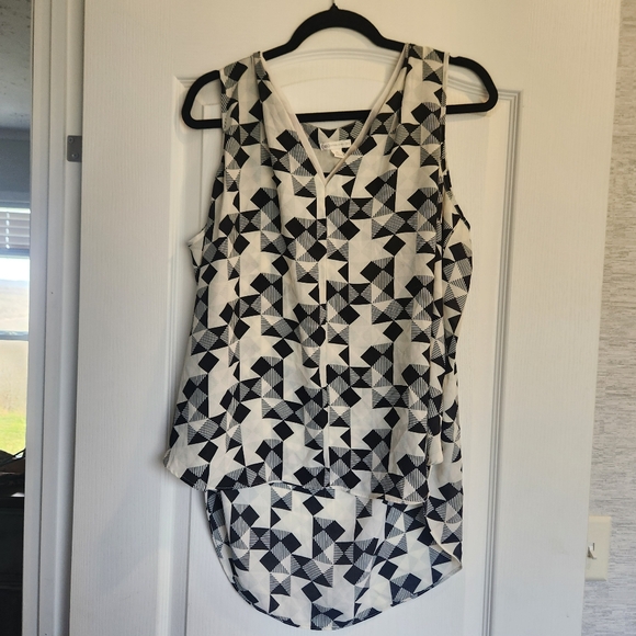 Cato Tops - Cato Black and White Asymmetrical Graphic Tank Top Size XL Euc